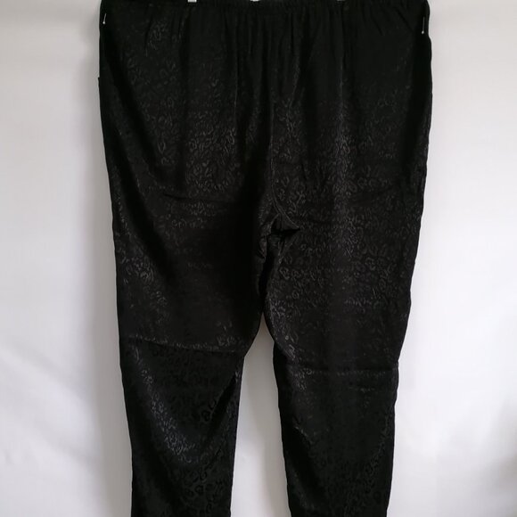 NWT Lane Bryant Women's Black Animal Print Satin Feel Pants Plus Size 26/28 - Picture 4 of 6